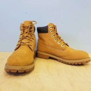 Timberland Yth 6" Classic Boots fits Women sz 8